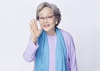 원로 배우 김영옥, ‘어버이날’ 맞아 두산 승리 기원 시구 나선다