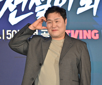 [포토] 윤경호 ‘귀여운 포토 타임’