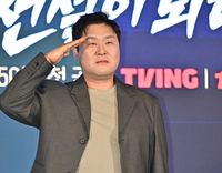 [포토] 윤경호 ‘각 잡힌 경례’
