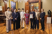 “광장에 5만명”…방탄소년단, 멕시코 대통령 만남에 ‘역대급’ 인파 몰려