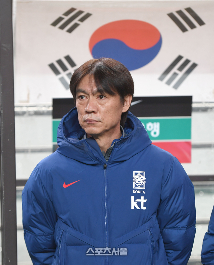 홍명보 감독 "일본은 과거 한국이 잘한 플레이 하고 있다"...월드컵 본선 화두는 "앞에서 싸운다"