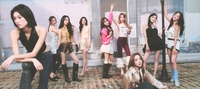 ‘9인 체제’ 아이오아이, 10년의 약속 지켰다…신보 ‘LOOP’ 단체컷 공개