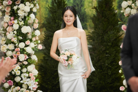 ‘연정훈♥’ 한가인, 21년 만에 다시 입은 웨딩드레스 ‘여신 강림’