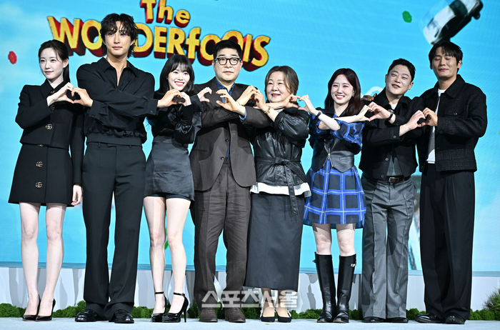 [포토] ‘원더풀스’ 배우들, 사랑스런 하트
