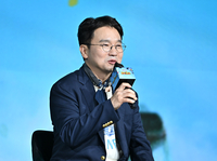 [포토] 답변하는 ‘원더풀스’ 유인식 감독