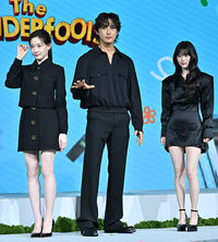 [포토] 포즈 취하는 최윤지-배나라-정이서