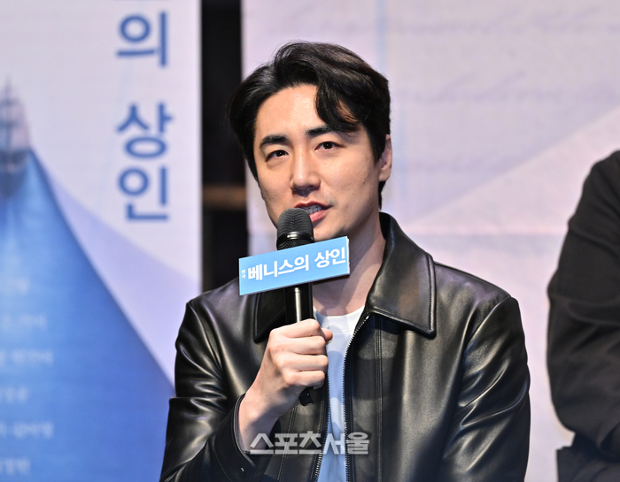 [포토] 인사말하는 ‘베니스의 상인’ 이승주
