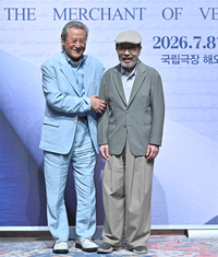 [포토] 포즈 취하는 박근형과 신구