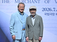 [포토] 박근형-신구 ‘미소 가득’