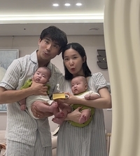 ‘쌍둥이 출산’ 초아, 육아 중 젖병 워머기 화재…“테이블 검게 그을려”