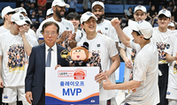 [포토] 허훈, MVP 차지!
