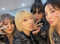 마약 저격 후폭풍 끝냈나…2NE1, 데뷔 17주년 완전체