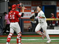 [포토]키움 김웅빈, 홈런으로 끝냈다!