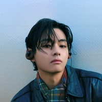 BTS 뷔 ‘Christmas Tree’, 스포티파이 스트리밍 5억 회 돌파… 통산 5번째