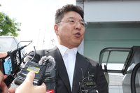 “5·18에 탱크데이? 라이선스 재검토해야”…이광수, 스타벅스 본사 직격