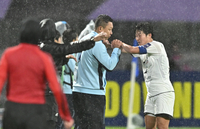 [포토] 리유일 감독과 환호하는 김경용