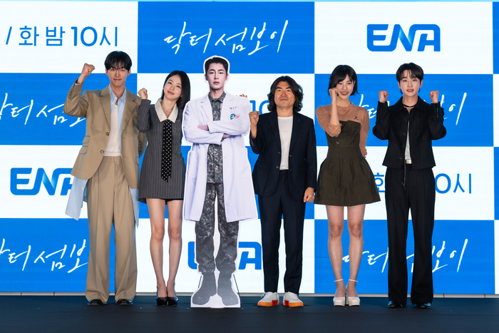 ‘로코’ 장인 이재욱, 차기작으로 군백기 지운다[SS현장]