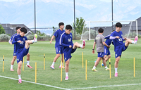 [포토]힘차게 훈련하는 축구 대표팀