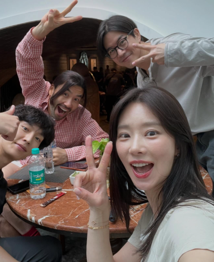이주빈, 인도서 노홍철·이상윤과 활짝…‘스님과 손님’ 팀워크 눈길 [★SNS]