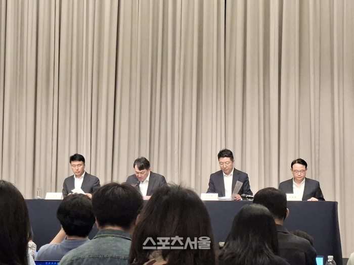 스타벅스 카드 ‘60% 사용’ 조건 푼다…2주간 한시적 환불 운영