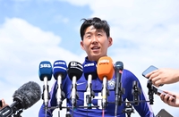 ‘토트넘 극적 생존’ 손흥민도 지켜봤다 “축구하면서 이토록 긴장한 적 처음”…친정팀 EPL 강등 위기 시절 최초 심경 고백 [SS헤리먼 현장]