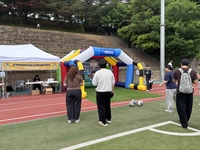 춘천시민축구단, 홈 팬 ‘청년층 확보’ 총력..한림대 대동제 홍보 부스 운영