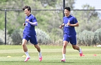 [포토]나란히 달리는 화아희찬과 이재성