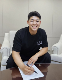 시라카와, 이제 공식 ‘KIA맨’…이범호 감독 “보직 미정, 선발진 상황 보고 결정” [SS시선집중]