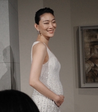 ‘톱모델’ 최소라, 샤넬 쇼서 당당한 D라인 런웨이…결혼 7년 만에 온 축복 [★SNS]