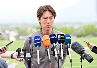 [포토]정몽규 회장 사퇴와 관련 입장 밝히는 홍명보 감독