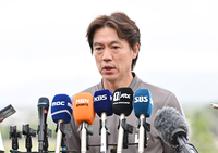 [포토]인터뷰 하는 홍명보 감독