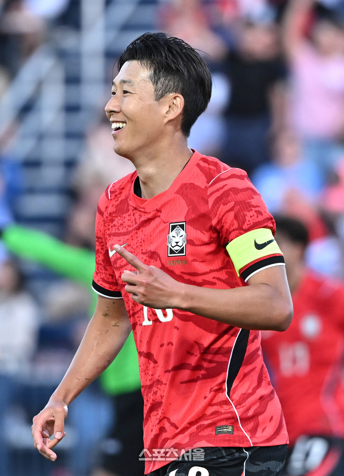 [포토]선제골에 기뻐하는 손흥민