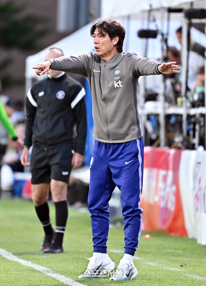 [포토]축구대표팀 이끄는 홍명보 감독