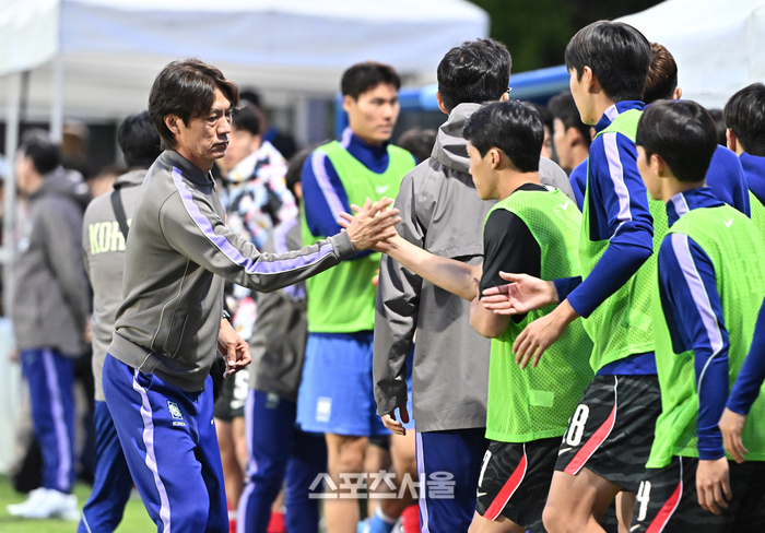 [포토]트리니다드토바고에 승리한 홍명보 감독