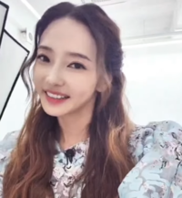 한채영, 건강 이상설에 근황 공개...밝은 모습 눈길
