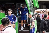 [포토]버스에서 내리는 손흥민