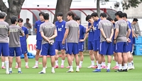 [포토]훈련 시작하는 홍명보 감독