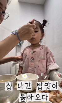 “애 뒤척일 때마다 전전긍긍”…박슬기, 둘째 딸 폐렴 입원 근황