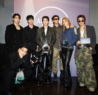 BTS, 日 오리콘 역사 새로 썼다…해외 가수 최초 9억 스트리밍 금자탑