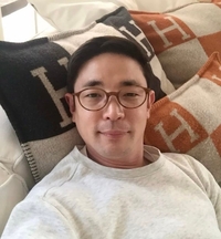 아이돌 출신 사업가, 투표용지 부족 시위 지원했다 ‘봉변’