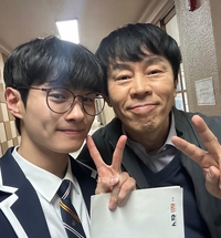 “천상열은 좋은 선생님”…‘참교육’ 배준형, ‘악질 교사’ 맡은 최덕문과 ‘브이’