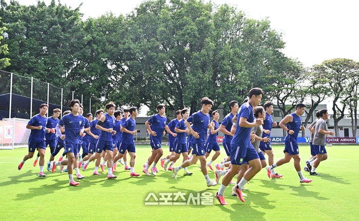 [포토]승리를 향해 달리는 축구대표팀