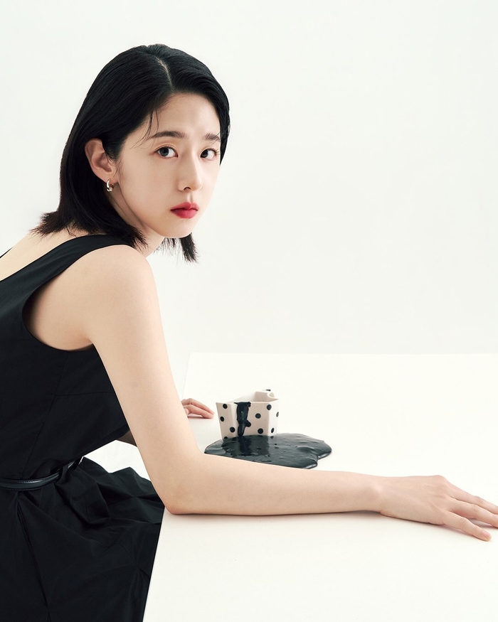 박혜수, 학폭 의혹 후 첫 복귀 신호탄?…연이은 프로필 공개