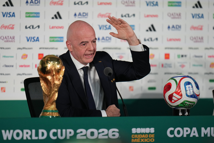 소말리아 심판 내쫓았는데 “침착하자” 손 놓은 무책임 발언, 트럼프가 무서운 FIFA 수장의 민낯[SS멕시코시티 현장]