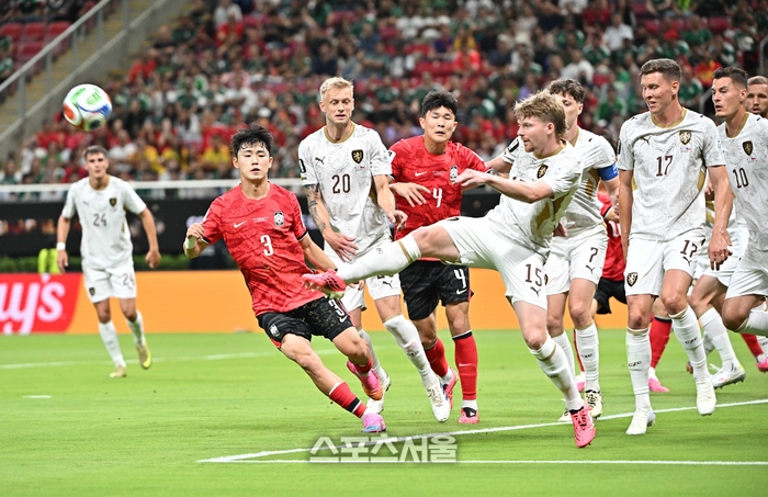 [포토]체코가 한 발 먼저!