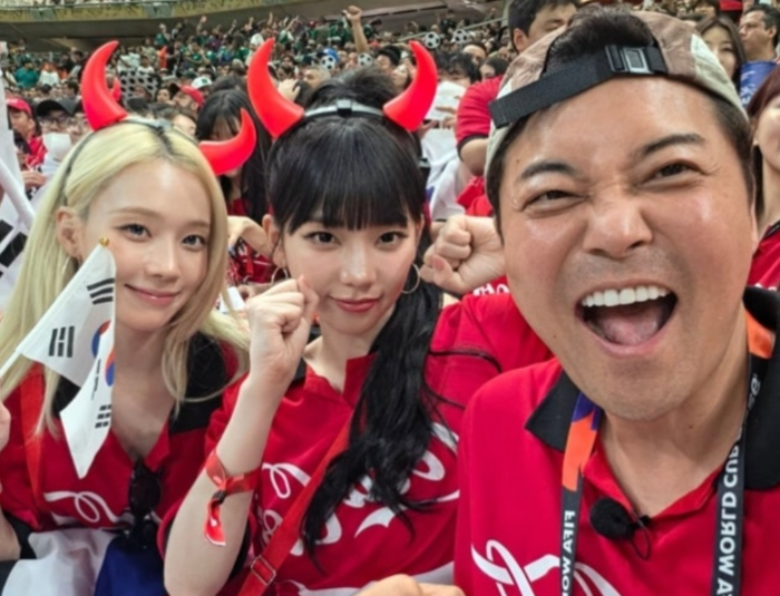 전현무, 카리나·윈터와 멕시코서 포착…월드컵 승리에 환한 미소
