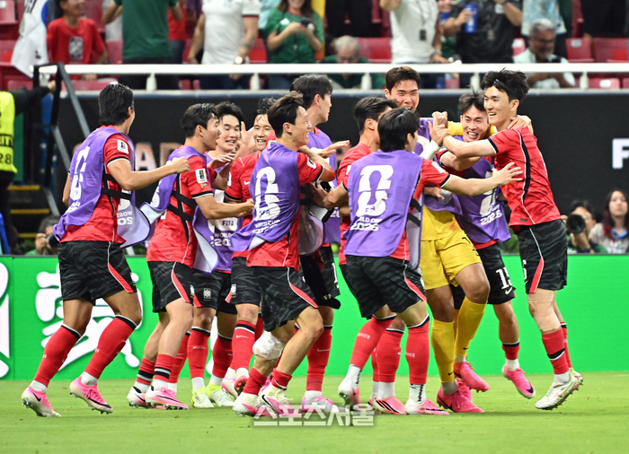 [체코전 현장]홍명보호가 해냈다! ‘황인범·오현규 연속포’ 체코에 2-1 역전승, 첫승 성공