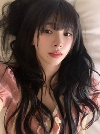 카리나, 침대 셀카에 ‘청순 비주얼’ 폭발…“봄에서 여름”
