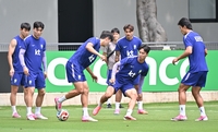 [포토]체코전 승리한 축구대표팀, 론도하며 회복 훈련