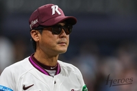 “박지성 호투-유토도 잘 지켜” 설종진 감독, 한화전 싹쓸이 ‘활짝’…“원성준이 승리 이끌었다” [SS고척in]